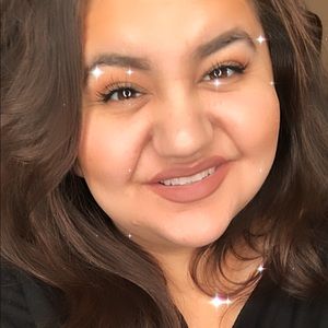 Meet your Posher, Kendra